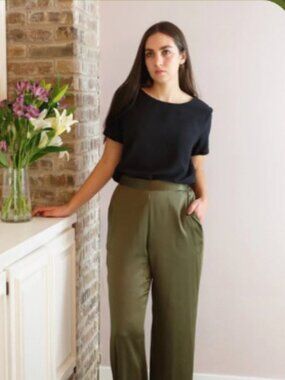 NWT Cozure 100% Pure Silk Blouse Black Short Sleeve Size M